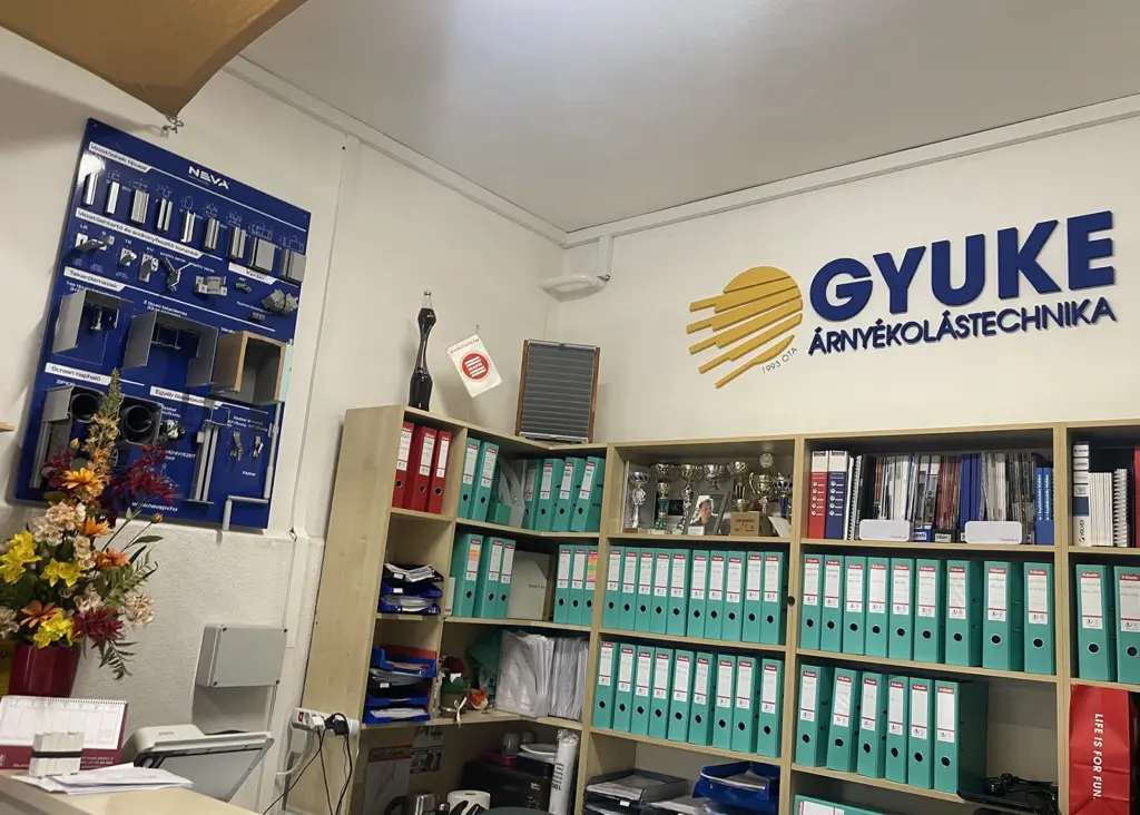 GYUKE - kulteri zsaluzia showroom NEVA