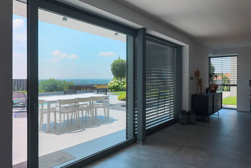 HS portál so žalúziami NEVA