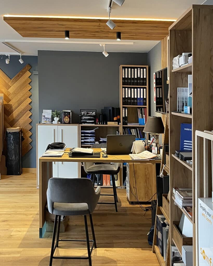 NEVA-TECH | NEVA® kültéri zsaluziák és screen naphálók viszonteladó partnere