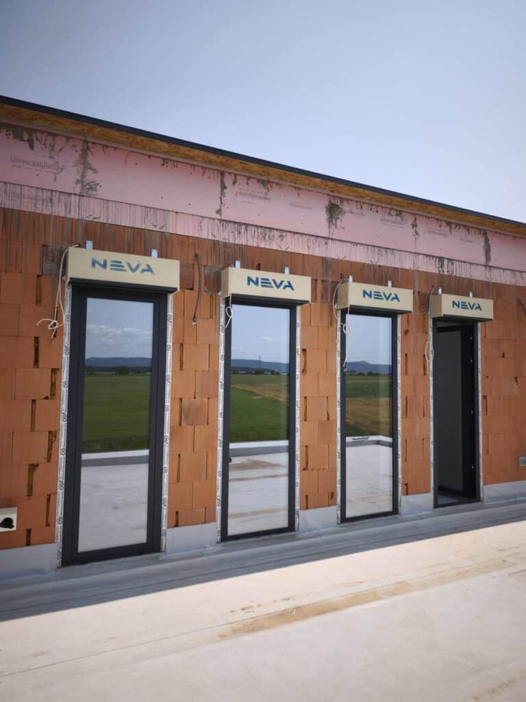 Podomomietkové boxy ISO-KASTL pre vonkajšie žalúzie NEVA_namontoval ALBAREX