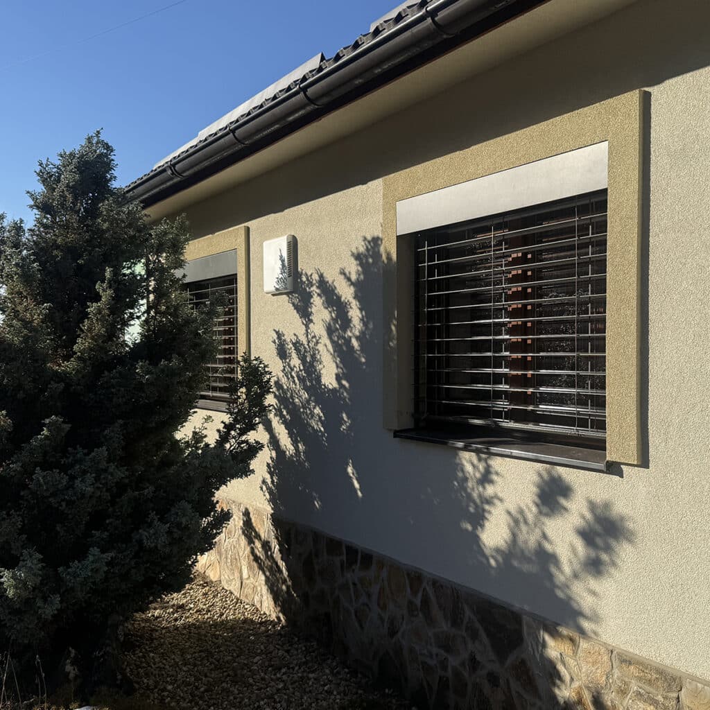 zaluzie NEVA na rodinnom dome - Rožňava