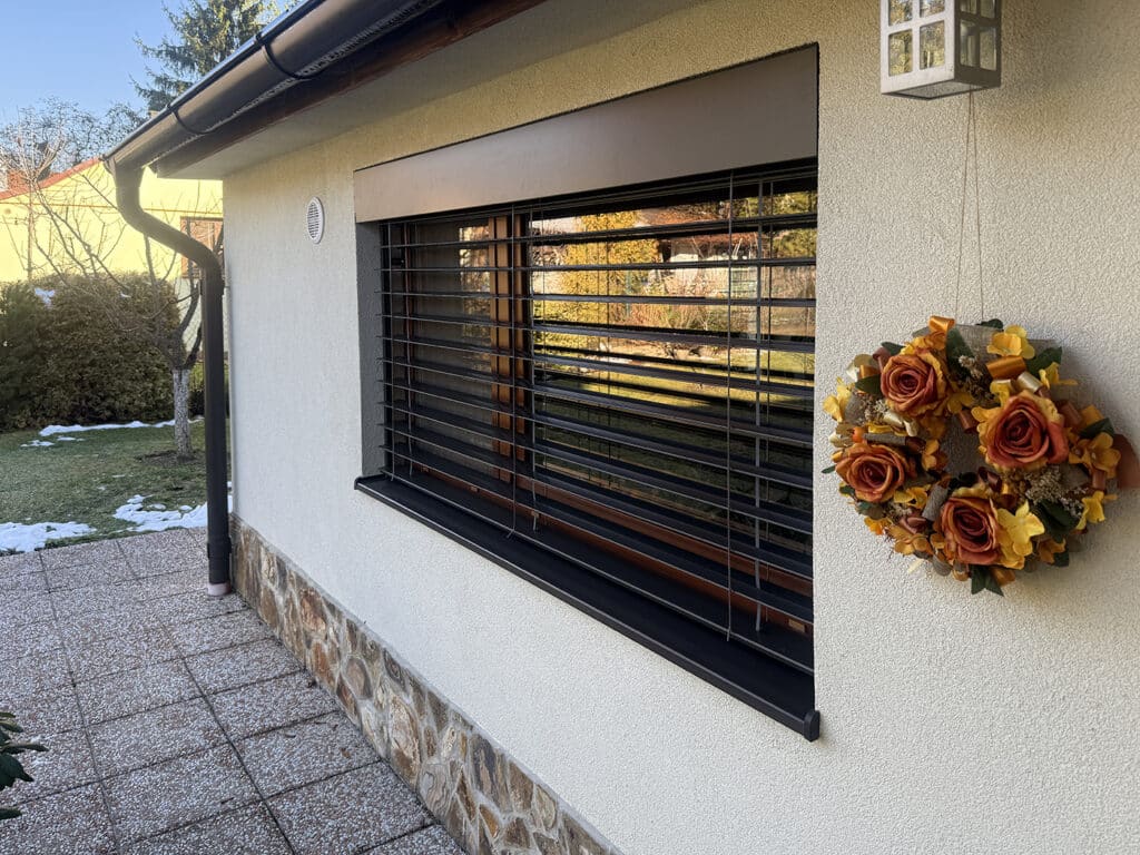 Žalúzie NEVA na rodinnom dome - referencia inTrust Rožňava