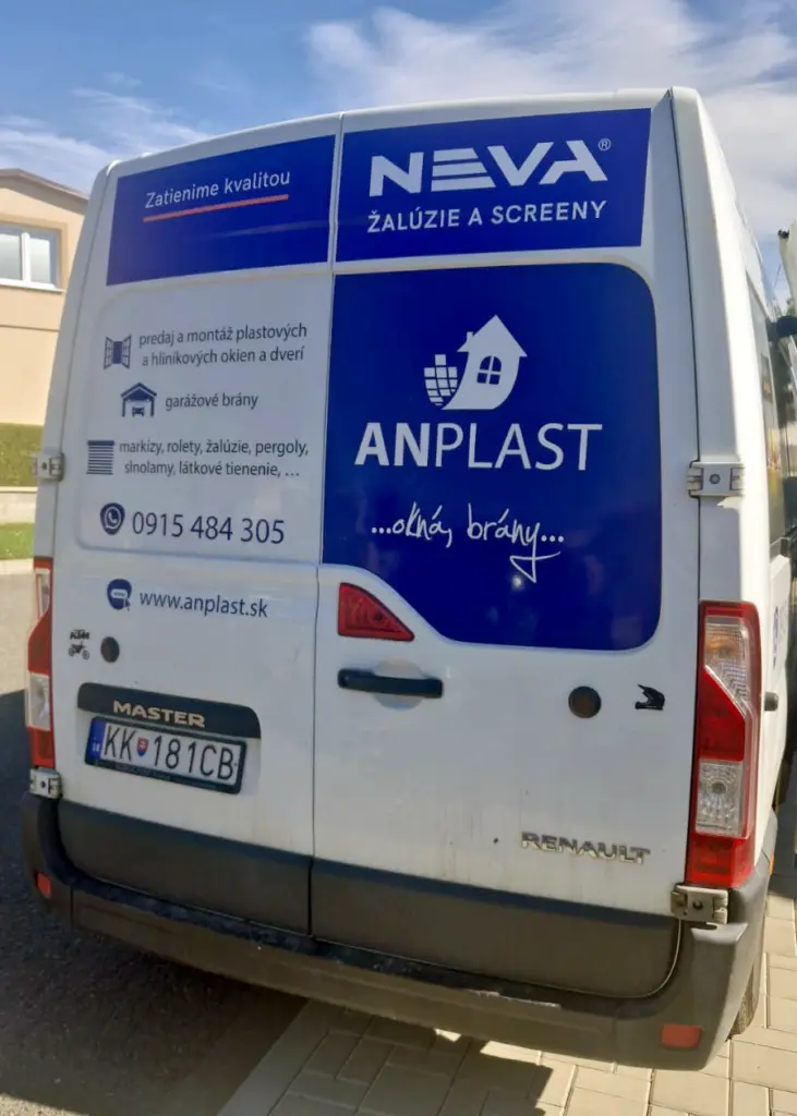 Dodávka f. Anplast s logom NEVA