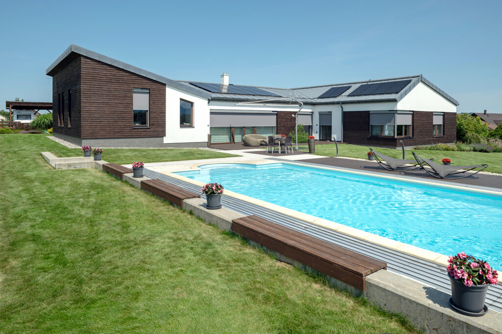 Bazén a moderná vila