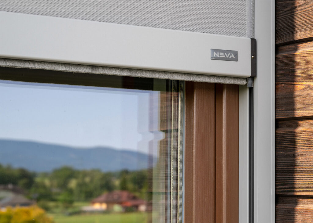 spodný profil screenovej rolety NEVA