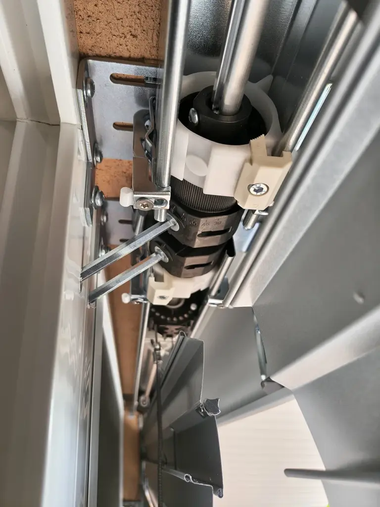 Mechanizmus manuálnych vonkajších žalúzií NEVA