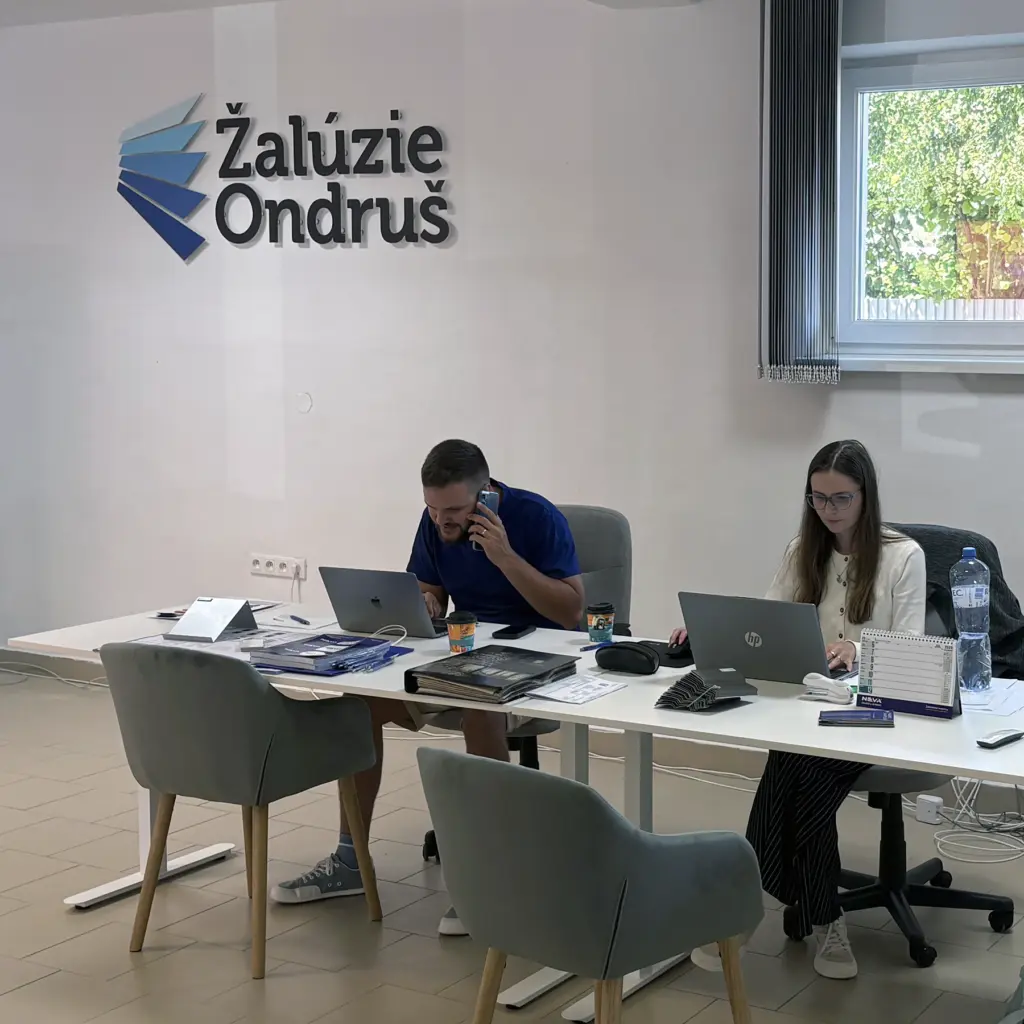 Interiér predajcu vonkajších žalúzií NEVA v Spišskej Novej Vsi - firma ROLEVO Žalúzie Ondruš